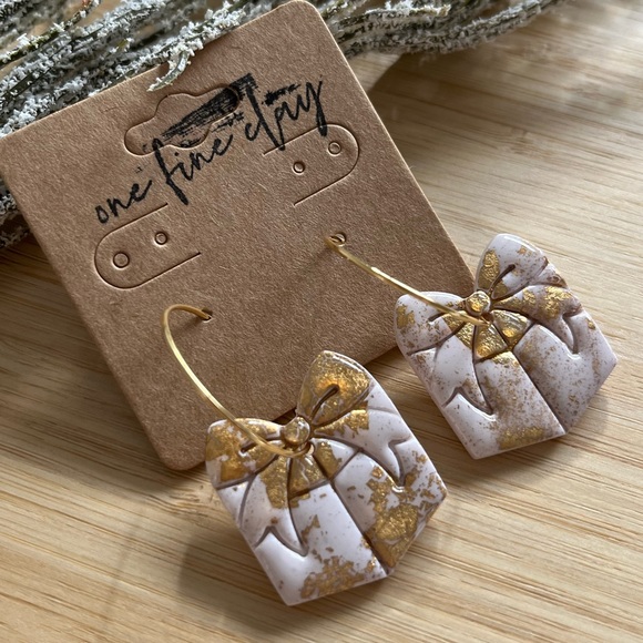 White & Gold Clay and Resin Christmas Gift/Present Hoop Earrings - Picture 2 of 9